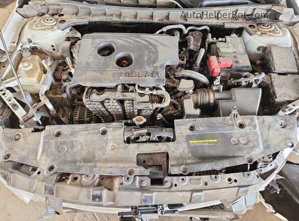 1N4BL4BVXLC199258 2020 NISSAN ALTIMA White Widok wnętrza z tyłu