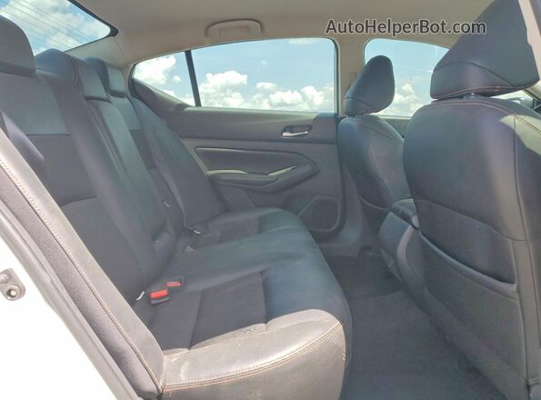 1N4BL4CV0KC152639 2019 NISSAN ALTIMA White Rear seats view