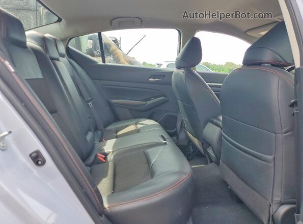 1N4BL4CV0RN369090 2024 NISSAN ALTIMA Blue Vista de los asientos traseros