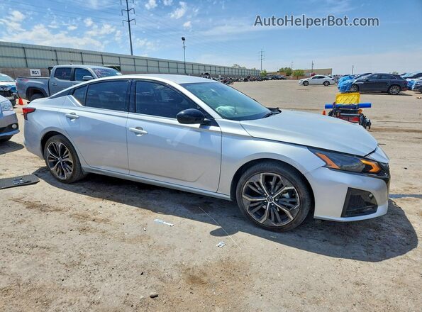 1N4BL4CV0RN393440 2024 NISSAN ALTIMA Gray Przód prawy