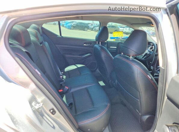 1N4BL4CV0RN393440 2024 NISSAN ALTIMA Gray Widok tylnych siedzeń