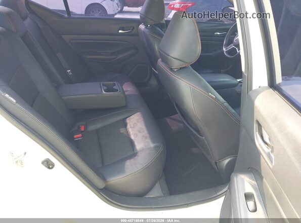 1N4BL4CV1KC146798 2019 NISSAN ALTIMA White Vista de la etiqueta del VIN