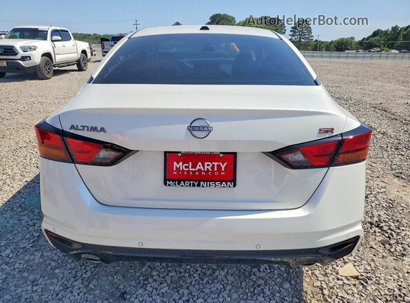 1N4BL4CV1TN325154 2026 NISSAN ALTIMA White Հետևի տեսք
