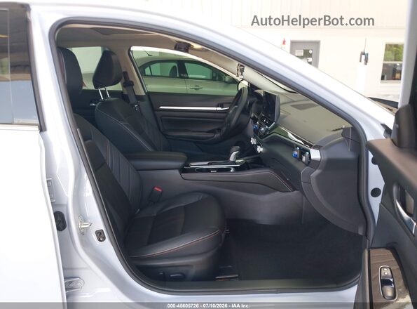 1N4BL4CV2SN331575 2025 NISSAN ALTIMA Синий Вид салона спереди