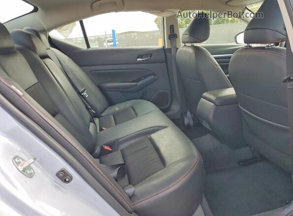 1N4BL4CV2SN413239 2025 NISSAN ALTIMA White Rear seats view
