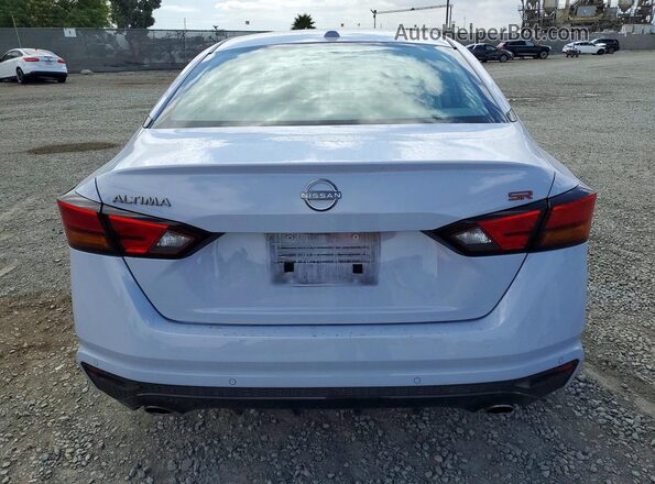 1N4BL4CV2SN413239 2025 NISSAN ALTIMA White Rear view