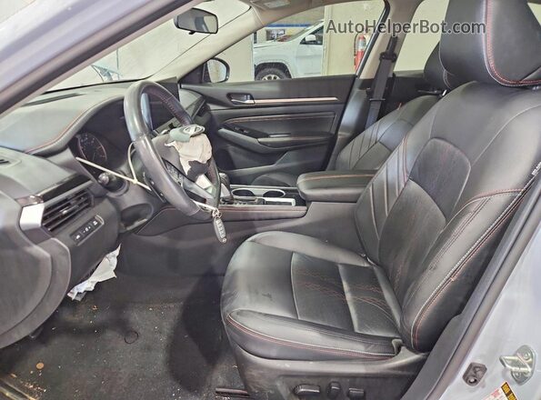 1N4BL4CV3PN375026 2023 NISSAN ALTIMA Синий Вид салона спереди