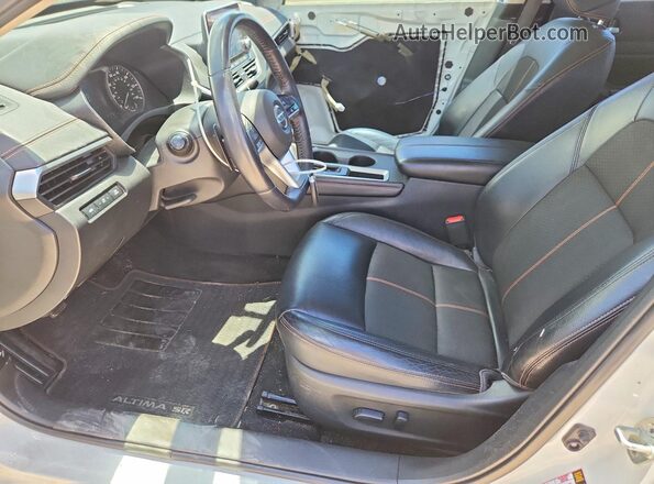 1N4BL4CV4KC130224 2019 NISSAN ALTIMA Белый Вид салона спереди