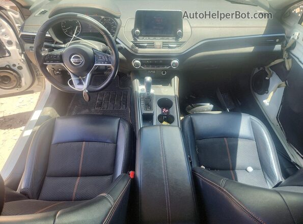 1N4BL4CV4KC130224 2019 NISSAN ALTIMA Белый Вид панели приборов