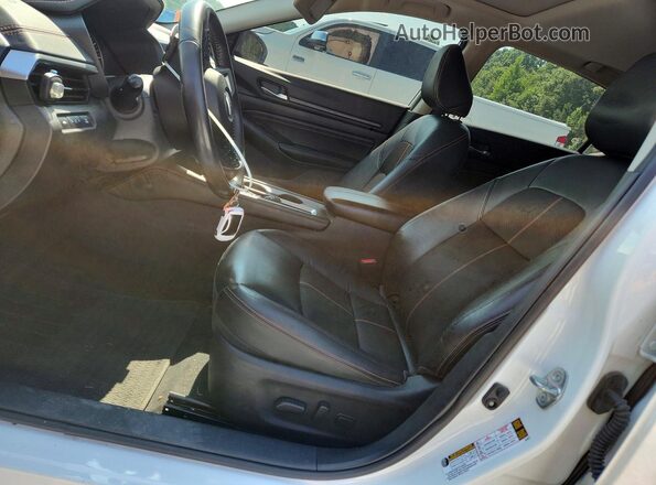 1N4BL4CV4NN366526 2022 NISSAN ALTIMA White Вид салону спереду