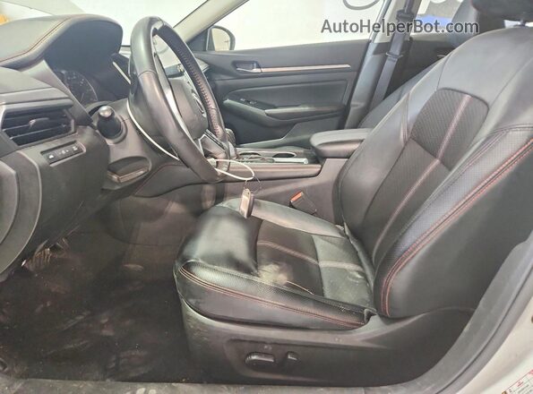 1N4BL4CV5RN387813 2024 NISSAN ALTIMA White Front interior view