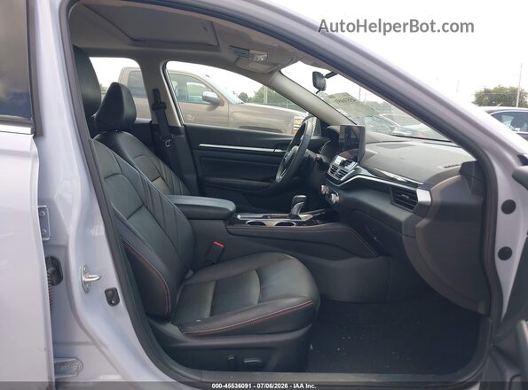 1N4BL4CV5SN303866 2025 NISSAN ALTIMA Light Blue Vista interior delantera