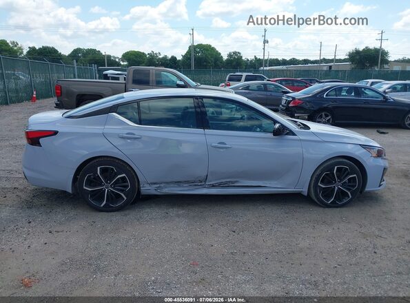 1N4BL4CV5SN303866 2025 NISSAN ALTIMA Light Blue Vista interior trasera