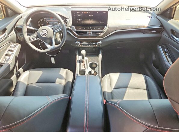 1N4BL4CV5SN377353 2025 NISSAN ALTIMA White Widok deski rozdzielczej