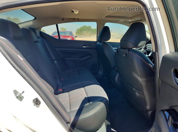 1N4BL4CV5SN377353 2025 NISSAN ALTIMA White Widok tylnych siedzeń