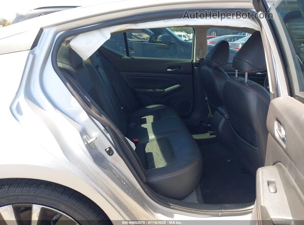 1N4BL4CV6KC106636 2019 NISSAN ALTIMA Silver VIN კოდის სტიკერის ხედი