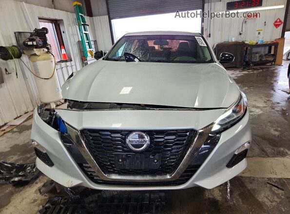 1N4BL4CV6KC225402 2019 NISSAN ALTIMA Серебряный Вид спереди