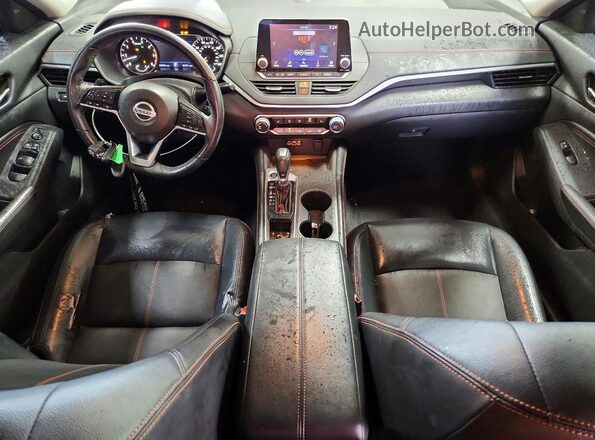 1N4BL4CV6KC225402 2019 NISSAN ALTIMA Серебряный Вид панели приборов