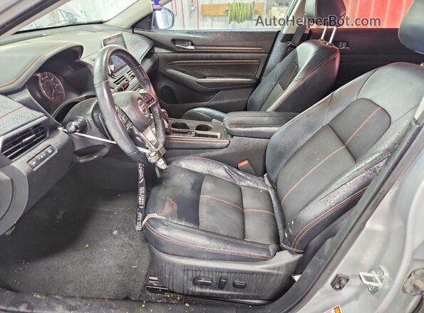 1N4BL4CV6KC225402 2019 NISSAN ALTIMA Серебряный Вид салона спереди