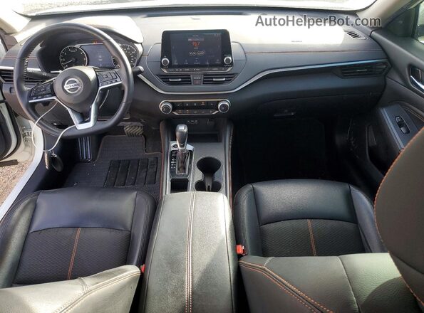 1N4BL4CV6LC135815 2020 NISSAN ALTIMA White Widok deski rozdzielczej