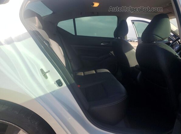 1N4BL4CV6LC135815 2020 NISSAN ALTIMA White Widok tylnych siedzeń