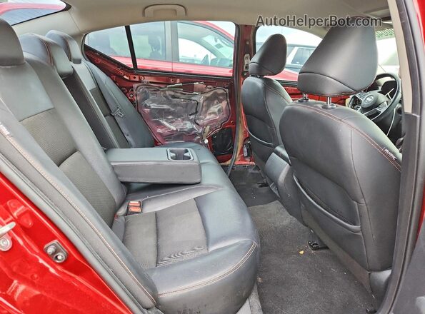 1N4BL4CV6MN327824 2021 NISSAN ALTIMA Red Widok tylnych siedzeń