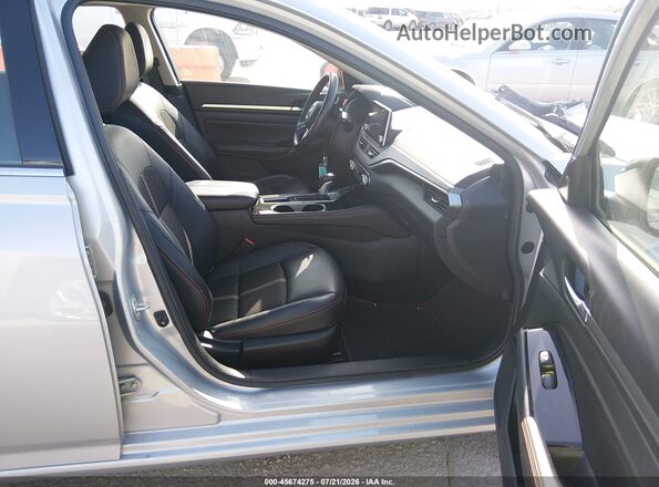 1N4BL4CV6RN429454 2024 NISSAN ALTIMA Серебряный Вид салона спереди