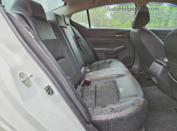 1N4BL4CV7NN415248 2022 NISSAN ALTIMA White Rear seats view