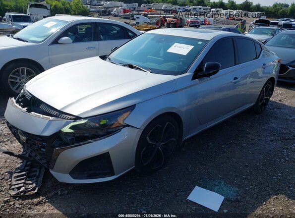 1N4BL4CV7PN313290 2023 NISSAN ALTIMA Silver Vista tres cuartos delantera izquierda