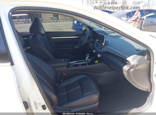 1N4BL4CV7RN414493 2024 NISSAN ALTIMA Белый Вид салона спереди