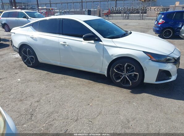 1N4BL4CV7RN414493 2024 NISSAN ALTIMA Белый Вид задней части салона