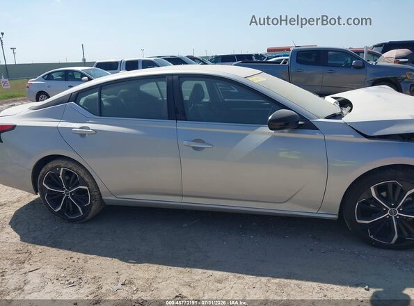 1N4BL4CV7RN429415 2024 NISSAN ALTIMA Silver Սարքավորումների վահանակի տեսք