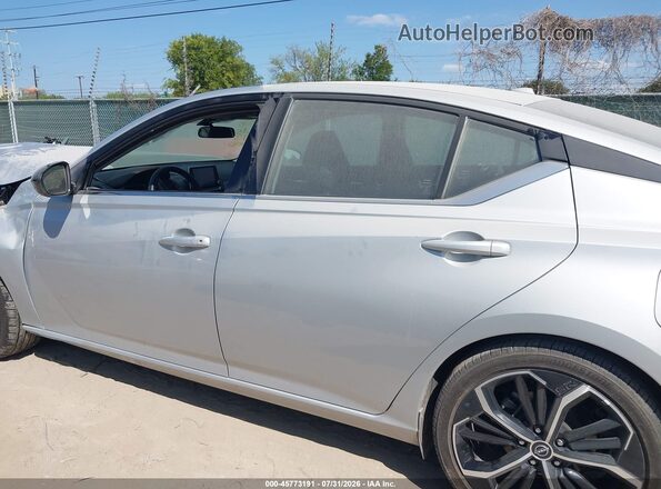 1N4BL4CV7RN429415 2024 NISSAN ALTIMA Silver Սալոնի հետևի տեսք