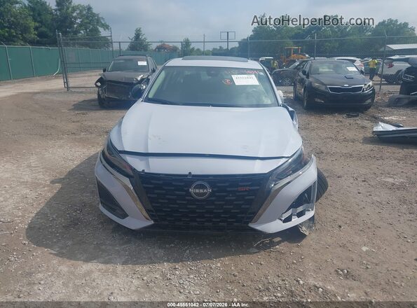 1N4BL4CV7SN346900 2025 NISSAN ALTIMA Silver Widok wnętrza z tyłu