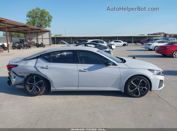 1N4BL4CV7SN354060 2025 NISSAN ALTIMA Gray 360 interior view