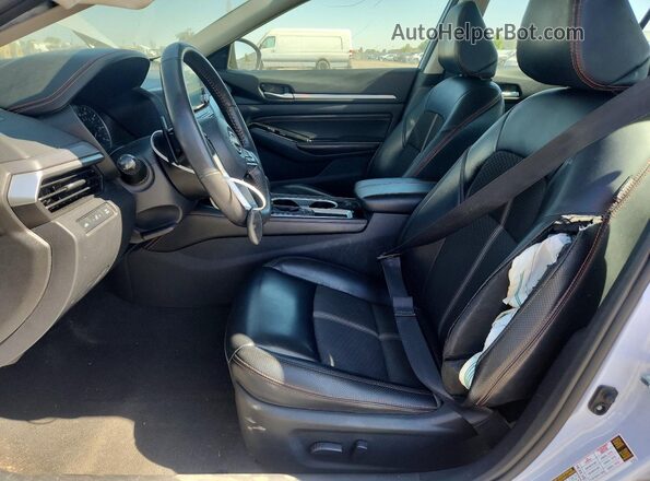 1N4BL4CV8PN307675 2023 NISSAN ALTIMA Gray Вид салону спереду