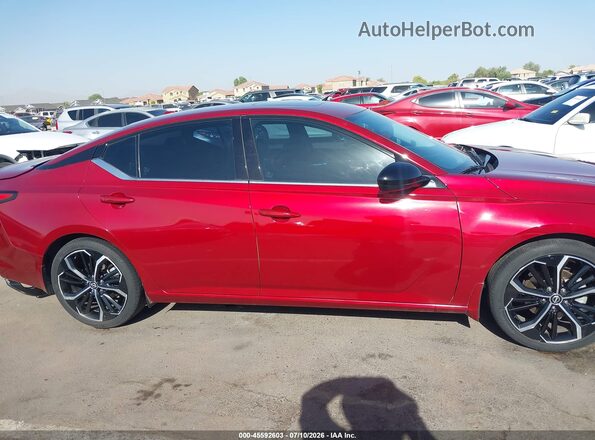 1N4BL4CV8PN320619 2023 NISSAN ALTIMA Red Widok wnętrza z tyłu