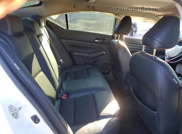 1N4BL4CV9MN312265 2021 NISSAN ALTIMA White Widok tylnych siedzeń