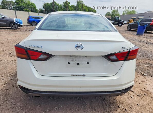 1N4BL4CVXKC166158 2019 NISSAN ALTIMA White Вид ззаду