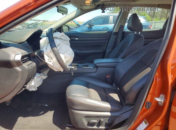 1N4BL4CVXLC127992 2020 NISSAN ALTIMA Оранжевый Вид салона спереди