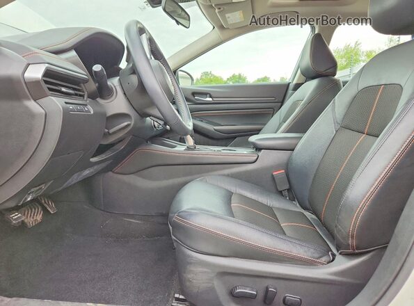 1N4BL4CVXLC170227 2020 NISSAN ALTIMA White Вид салону спереду
