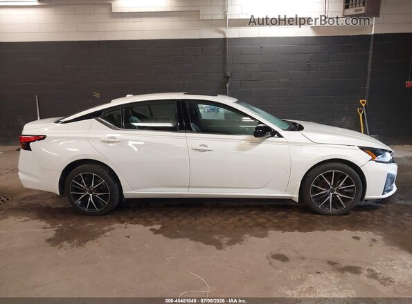 1N4BL4CVXSN336782 2025 NISSAN ALTIMA White უკანა სალონის ხედი