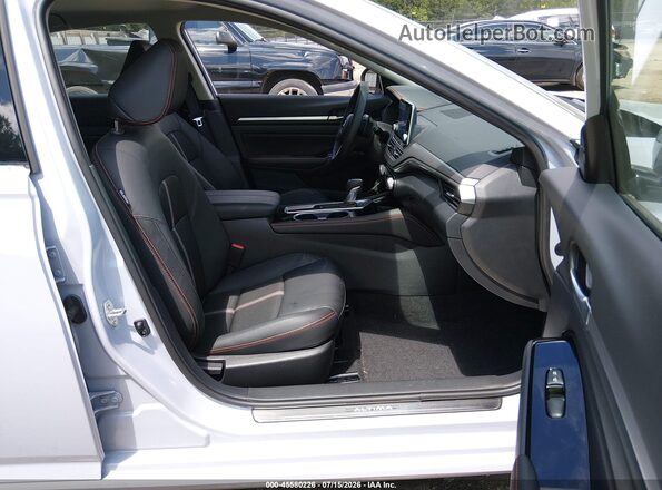1N4BL4CVXSN406443 2025 NISSAN ALTIMA Light Blue Front interior view