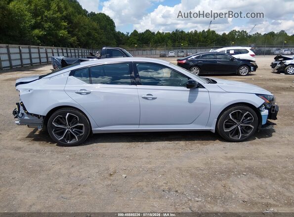 1N4BL4CVXSN406443 2025 NISSAN ALTIMA Light Blue 360 interior view
