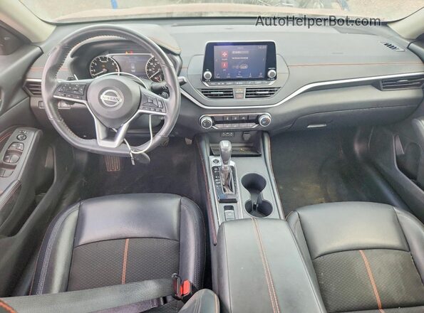 1N4BL4CW1NN412239 2022 NISSAN ALTIMA Red Widok deski rozdzielczej