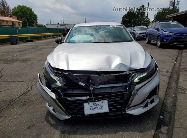 1N4BL4CW1SN415427 2025 NISSAN ALTIMA Silver Widok z przodu