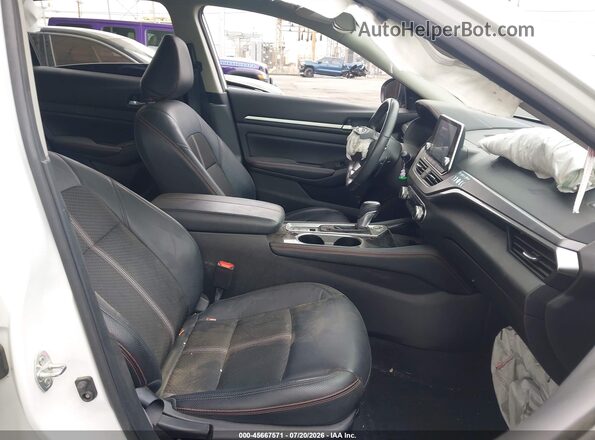 1N4BL4CW2RN373117 2024 NISSAN ALTIMA Белый Вид салона спереди