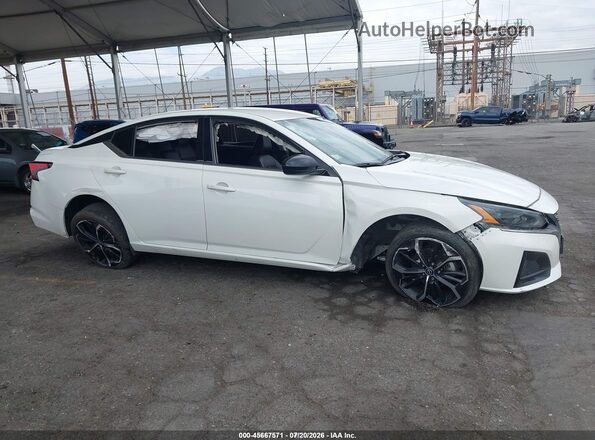 1N4BL4CW2RN373117 2024 NISSAN ALTIMA Белый Вид щитка приборов