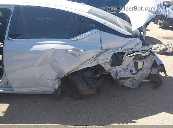 1N4BL4CW5RN334098 2024 NISSAN ALTIMA Light Blue Widok z przodu