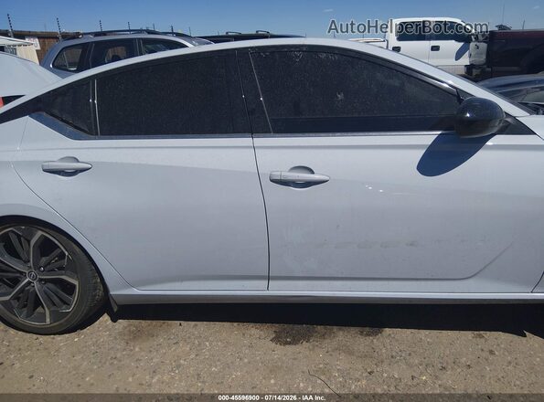 1N4BL4CW5RN334098 2024 NISSAN ALTIMA Light Blue Widok wnętrza 360 stopni
